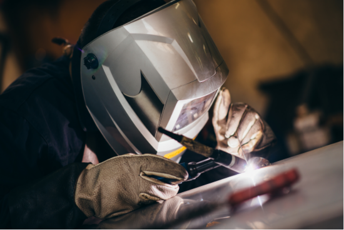 The difference between manual welding and mechanical welding!