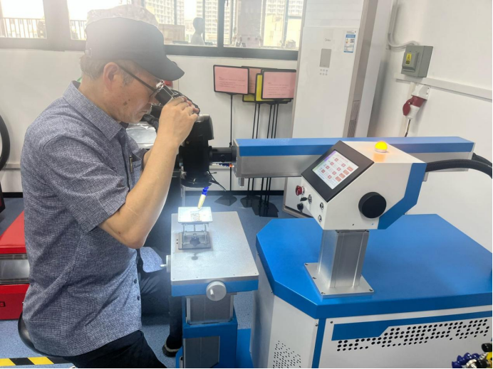 How to reduce the impact of metal laser welding machine failure?